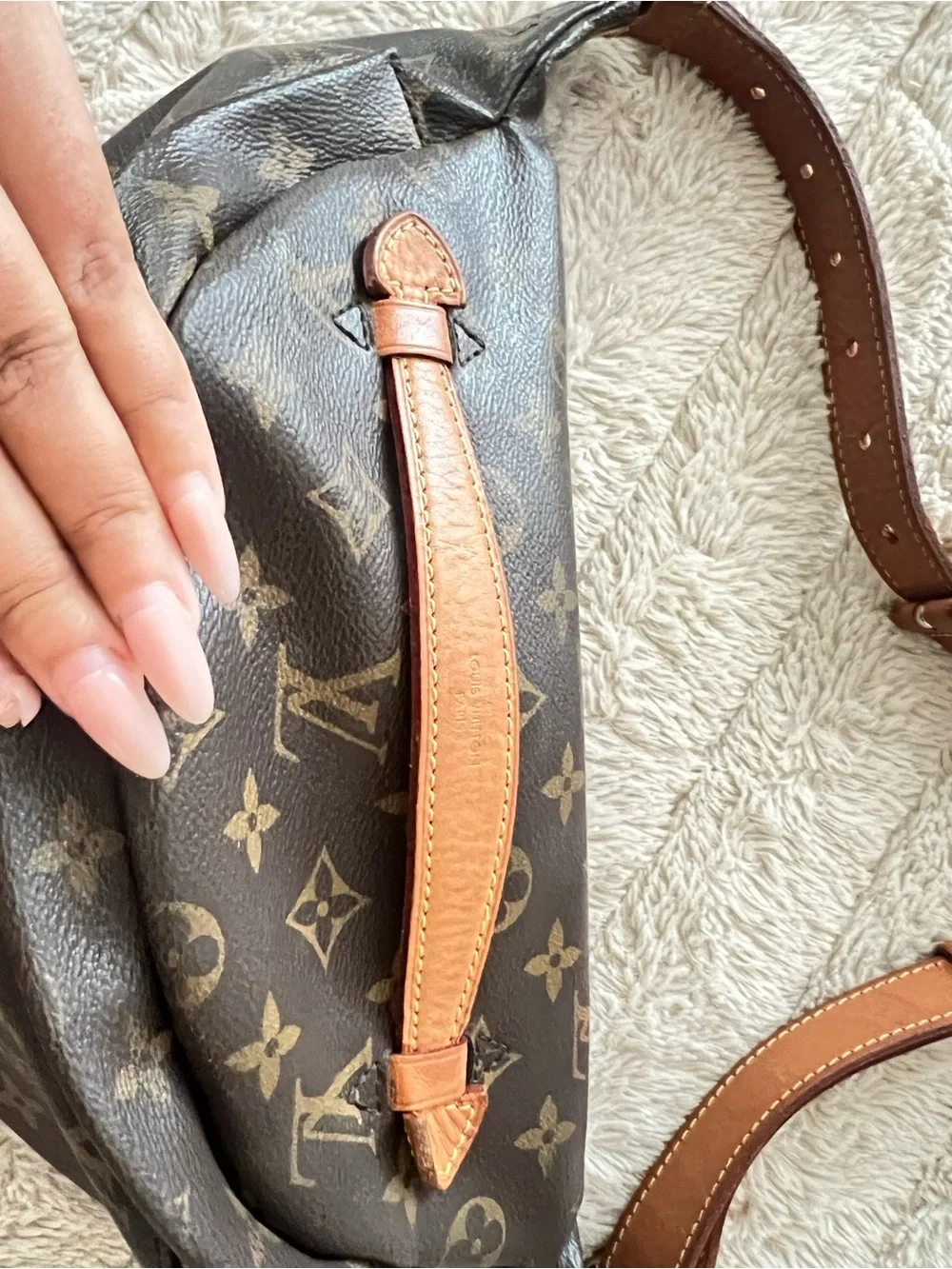 Louis Vuitton Monogram Canvas Crossbody Bag in Brown with Tan Trim - Picture 6 of 12